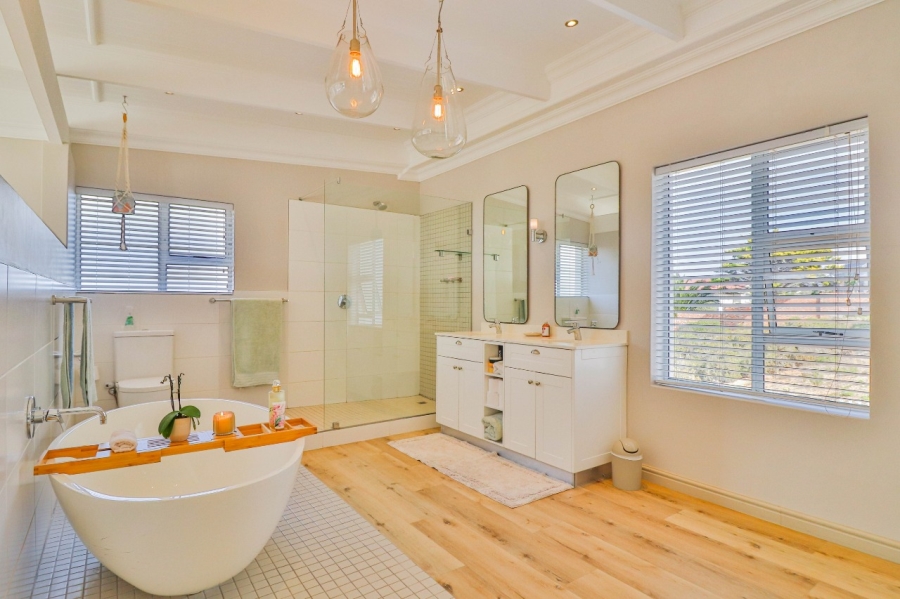 4 Bedroom Property for Sale in Hartenbos Heuwels Western Cape